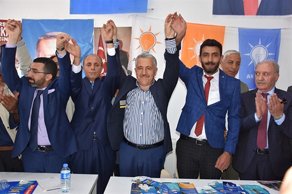 SAADET Partisi milletvekili adayı Yıldız AK Parti’ye katıldı
